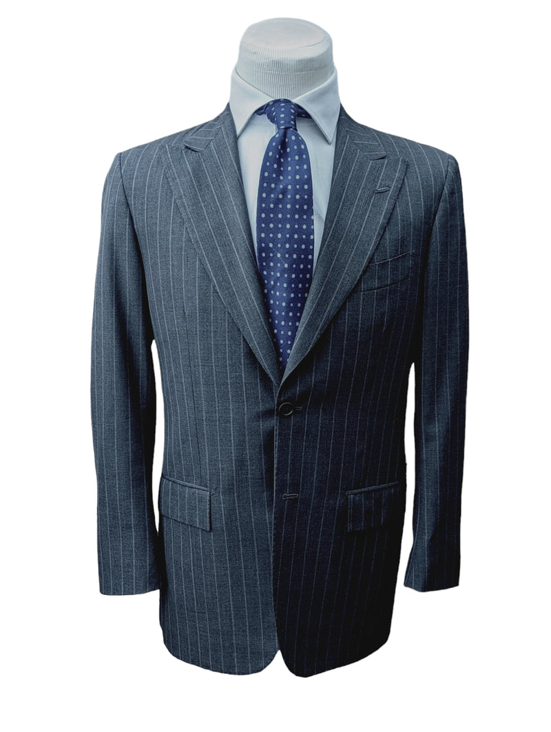 Kiton Suit 40R Charcoal Grey Striped 2-button Superfine wool