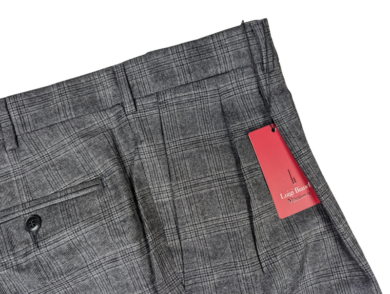 Luigi Bianchi Trousers 38, Grey Plaid Pleated front Relaxed fit Wool/Cashmere