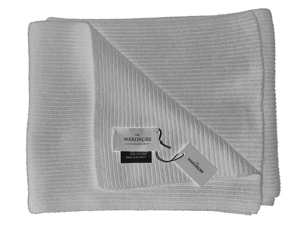 The Wardrobe Scarf Vanilla White knitted cashmere PRE-ORDER