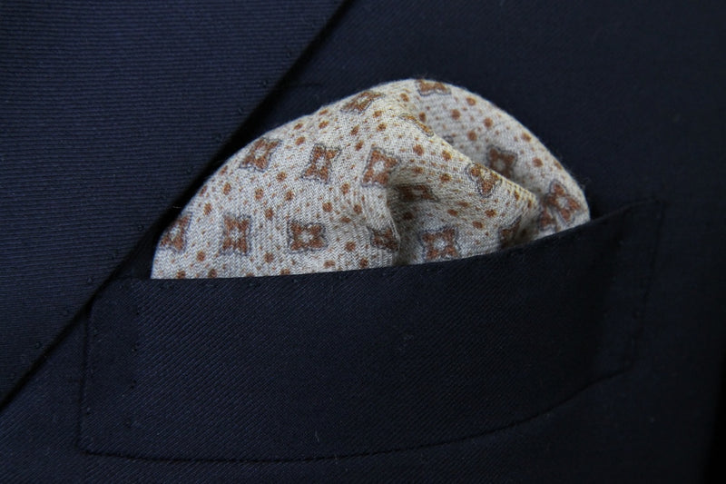 Battisti Pocket Square: Mushroom brown with diamond pattern, pure wool