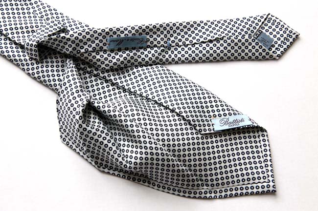 Battisti Tie White with midnight bullseyes 7-fold, pure silk