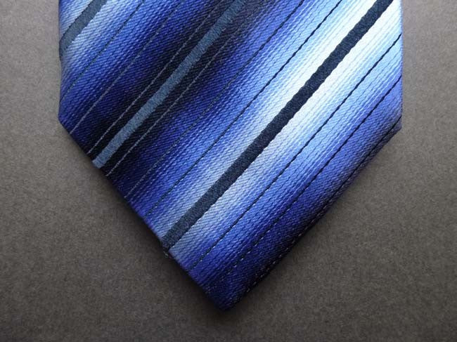 Battisti Tie: Shades of dark blue with black stripes, pure silk