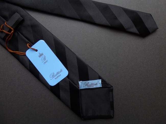 Battisti Tie: Black tonal stripes, pure silk