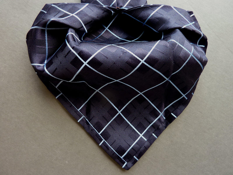 Battisti Tie: Navy blue jacquard plaid with white windowpane, 7-fold, pure silk