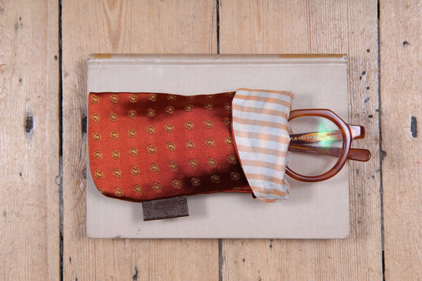 Sartorial Home Glasses Sleeve/Pochette, Orange gold paisleys Pure Silk