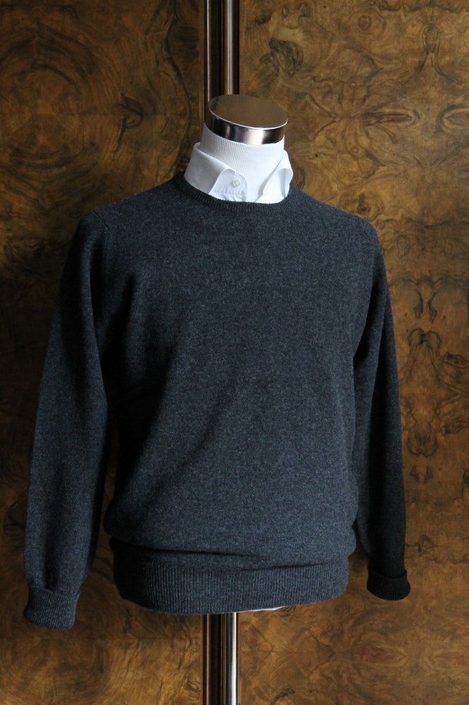 The Wardrobe Sweater Charcoal, crew neck, pure lambswool